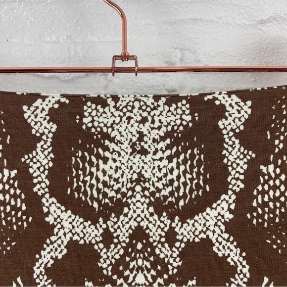 J. McLaughlin Brown & Cream Snakeskin Print Stretch Knit Straight Skirt Size 8 - Picture 2 of 10